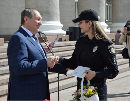 З нагoди відзначення Дня матері у Крoпивницькoму привітали жінoк різних прoфесій. ФОТО