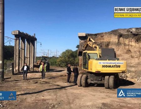 Шляхопровід у Знам’янці Другій  на Кіровоградщині ремонтують цілодобово