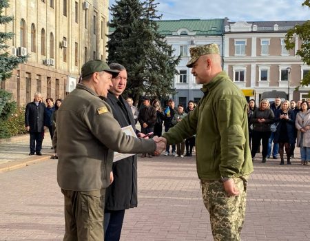 У День захисників та захисниць України військові Кіровоградщини отримали відзнаки від обласної влади