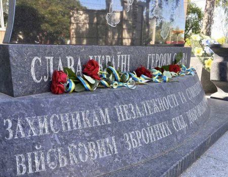 У Новомиргороді на Кіровоградщині під час хвилини мовчання зупинятимуть рух транспорту в центрі