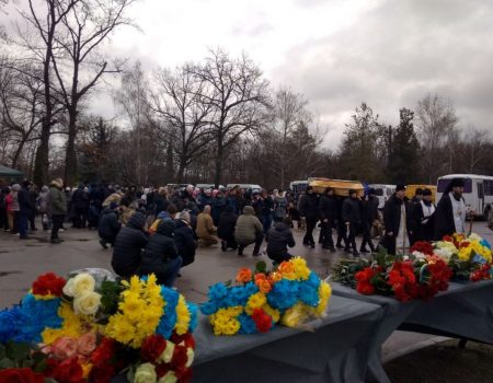 На книжковому аукціоні зібрали понад 10 тисяч на лікування онкохворого хлопчика