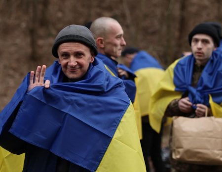 В Україну із російського полону повернулися ще 197 воїнів. ФОТО